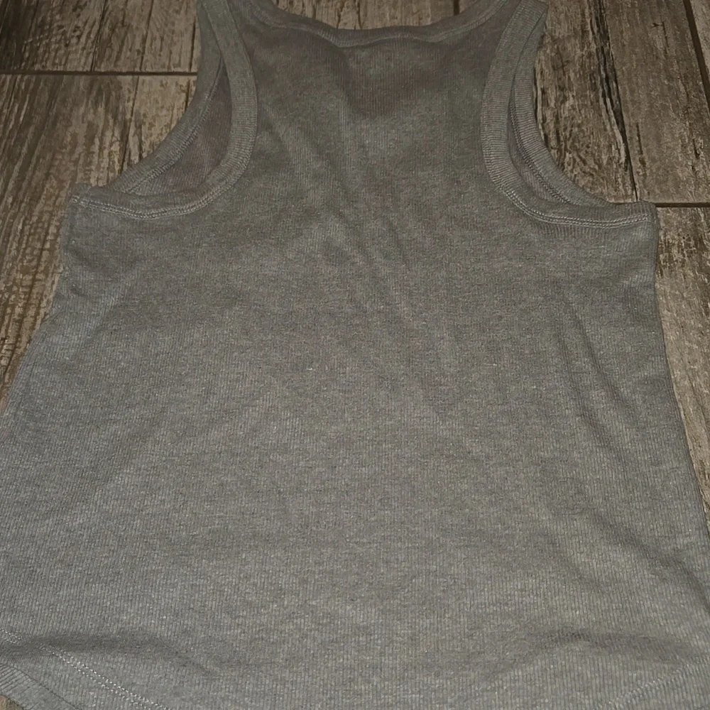 SO Charcoal Ribbed Tank - Picture 3 of 3